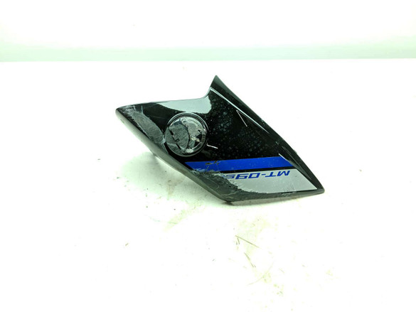 21 Yamaha MT-09 MT09D Right Side Cover Panel Fairing B7N-2137W-00