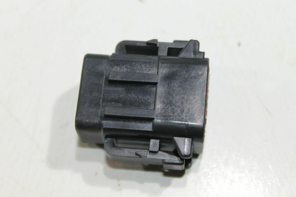 HARLEY DAVIDSON 8-Way Socket Housing Connector 74118-98BK