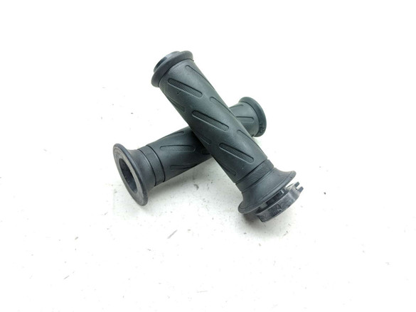 06 07 Suzuki GSXR 600 750 Throttle Tube And Grips