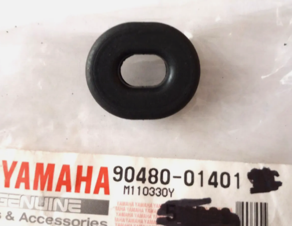 Yamaha XT600, MX100, XVZ1300 Grommet NOS 90480-01401