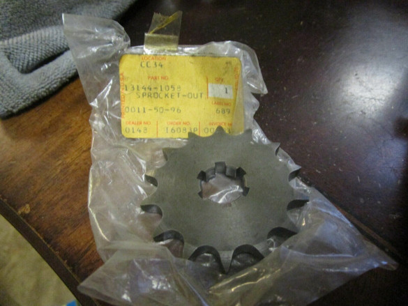 1981-1983 Kawasaki KZ1000 KZ1100 NOS Front Rear Sprocket 13144-1058 42041-1058