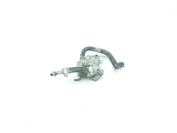 04 Suzuki Marauder VZ1600 Gas Fuel Injector Rail