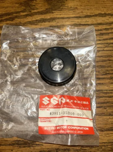 NOS Suzuki RM80 RM85 RMX250 RM125 RM250 LT230 GENUINE CHAIN ROLLER 43911-35B00