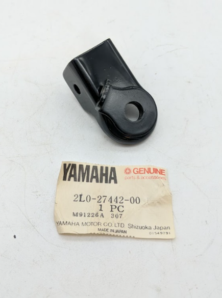 YAMAHA NEW OEM RIGHT REAR FOOT PEG BRACKET 2L0-27442-00