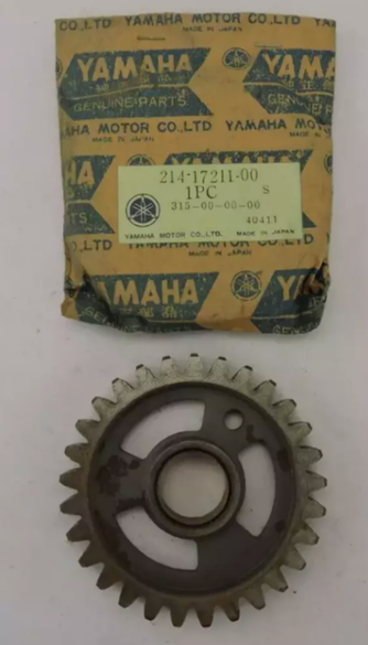 NOS Yamaha 1st Wheel Gear 1968-1973 DT1 DT2 DT3 OEM 214-17211-00