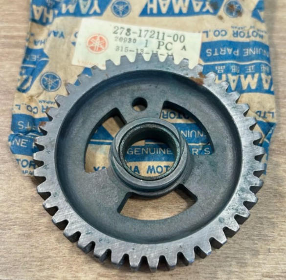 NOS Yamaha OEM 1st Wheel Gear 41T 1970-1972 R5 1972 DS7 278-17211-00