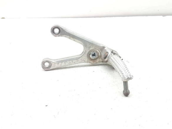 03 04 05 Yamaha YZF R6 Front Left Driver Peg Rearset Mount Bracket