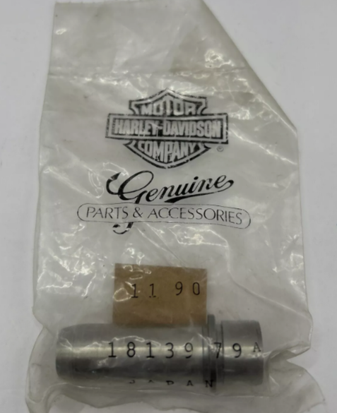 HARLEY DAVIDSON NEW OEM INTAKE & EXHAUST VALVE GUIDE .008 18139-79A
