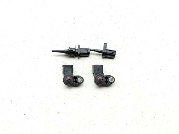 22 Triumph Street Twin Temp Sensor MAP MAF Mass Air Flow Pressure Sensor
