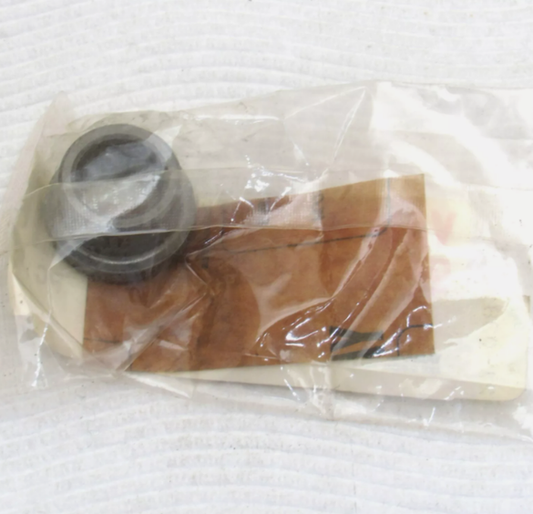 NOS Yamaha Solid Bush Bushing YFM80 YFM200 YFM225 YFM350 YF60 90381-15032 Qty 1