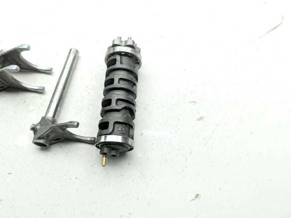 とし　 04 05 Kawasaki Ninja ZX10 ZX10R Transmission Shift Shifter Forks