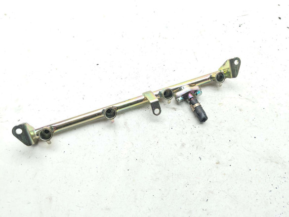 04 05 Honda CBR1000RR Gas Fuel Injector Rail  B TRSH PL