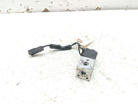 12-19 Can Am Spyder Roadster RT Limited Air Suspension Block