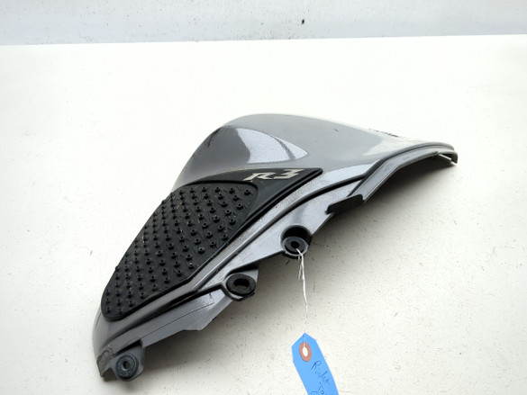 15-18 Yamaha YZF R3 Right Side Tank Fairing Cover Panel 1WD-F4139-00