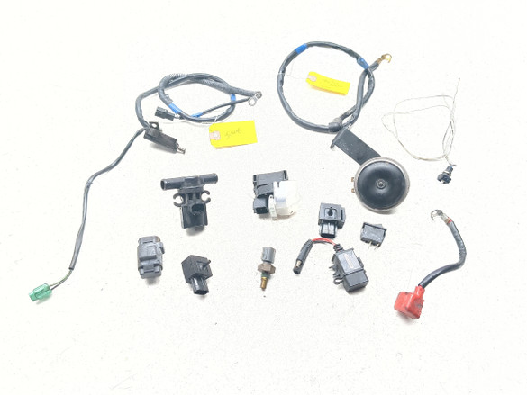 09-16 Suzuki GSXR 1000 Relay Set Battery Horn Kickstand Temperature