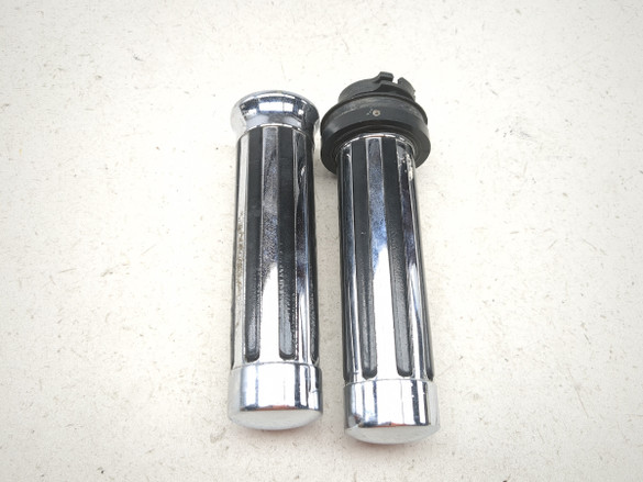 05 Kawasaki VN1600 Vulcan Nomad Throttle Tube And Grips