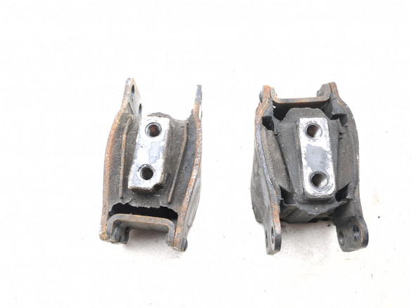 07-13 Harley FXDB Dyna Street Bob Engine Motor Mounts Set Pair 47564-99