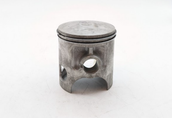 1983 Yamaha IT250 OEM Piston Standard Size 25Y-11631-00-96