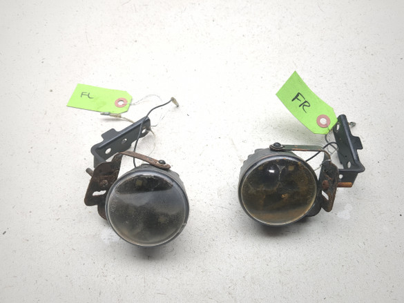 08 09 Kawasaki Concours ZG1400 Front Lower Fog Lights Set Aftermarket left is totally bent