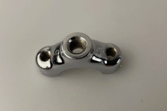 Yamaha DT125 DT175 DT250 DT360 DT400 OEM Turn Signal Flasher Stay 437-83328-01