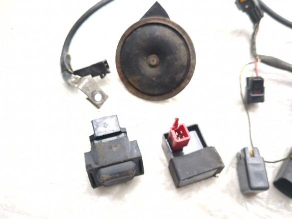 00-02 Kawasaki Ninja ZX6R ZX6 Relay Set Brake Switch Battery Horn