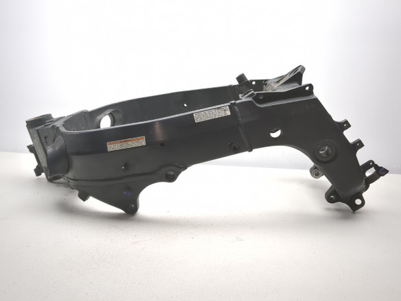 04 05 Suzuki GSXR 750 Main Frame Chassis STRAIGHT SLVG 04 05 Suzuki GSXR 750 Main Frame Chassis STRAIGHT SLVG