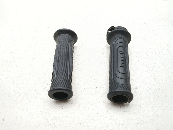 21-23 Benelli Leoncino 500 Throttle Tube And Grips Set Pair