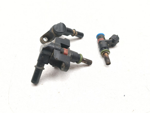 16-19 Can Am Defender HD10 Gas Fuel Injector With Rails Set