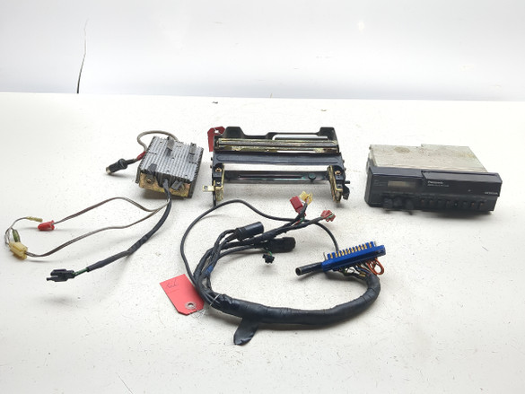 84-87 Honda Goldwing Aspencade GL1200 Audio Radio Assembly Set T1034ZA