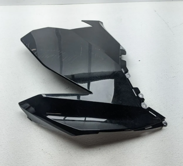 18-19 Kawasaki Ninja400 OEM Cowl Side, Upp, Left, Black SCRATCHED 55028-0686-660