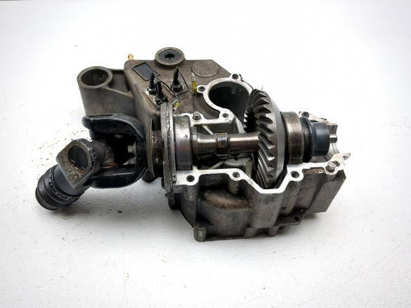 17-23 Can Am Outlander X MR 570 Transmission Side Cover With Output Shaft