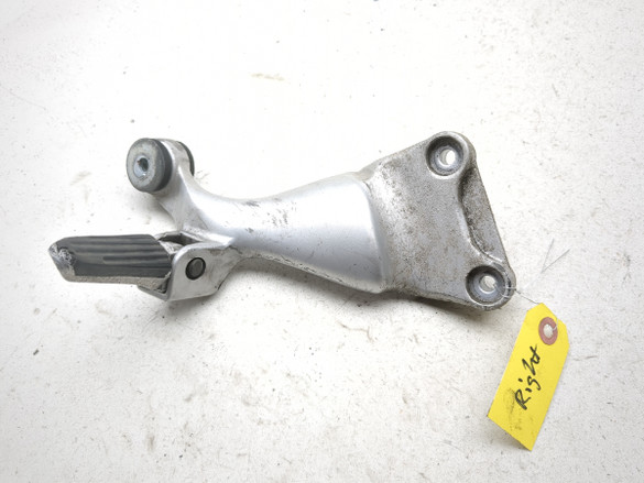 99-07 Suzuki Hayabusa GSX1300R Rear Right Passenger Foot Peg