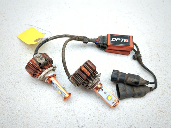 15 16 Can Am Maverick 1000R Turbo XDS Front Left OPT7 LED Headlight Conversion