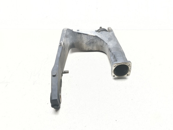 19 20 Moto Guzzi V85 TT Rear Wheel Swing Arm Frame 2B004676