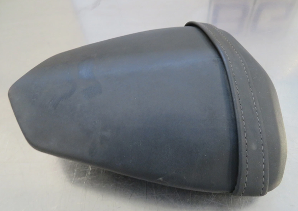 09-14 Yamaha YZF R1 RN22 Pillion Seat Passenger Rear 14B-24750-01