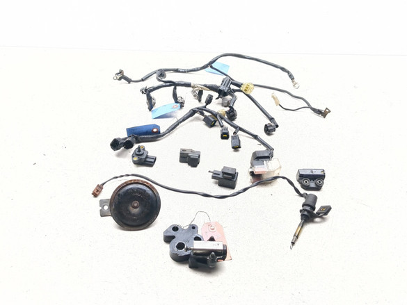  03-05 Yamaha YZF-R6 06-09 R6S Relay Set Map Sensor Starter Relay Rear Brake Switch