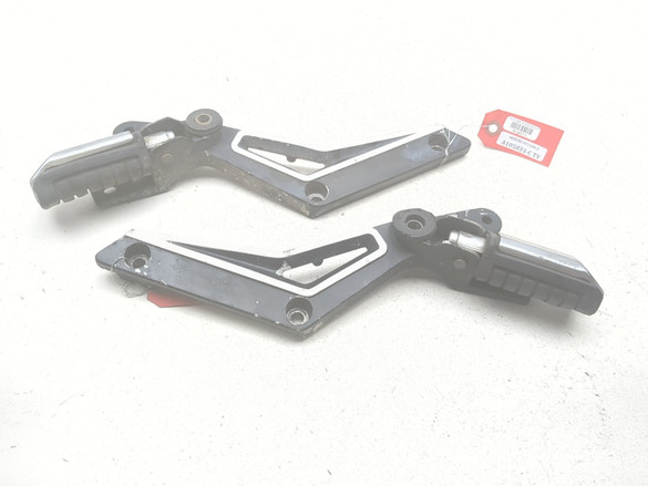 84 85 Honda VF1100S Sabre V65 Rear Left Right Passenger Foot Pegs Set