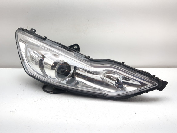 14-19 Can Am Spyder Rt SE6 Front Right Headlight