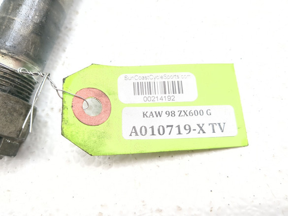 98 99 Kawasaki Ninja ZX6R ZX600G Rear Axle Bolt Shaft Spindle