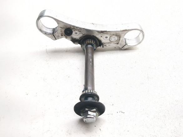 04-09 Triumph Rocket 3 III Front Lower Triple Tree Yoke Stem Clamp 04-09 Triumph Rocket 3 III Front Lower Triple Tree Yoke Stem Clamp