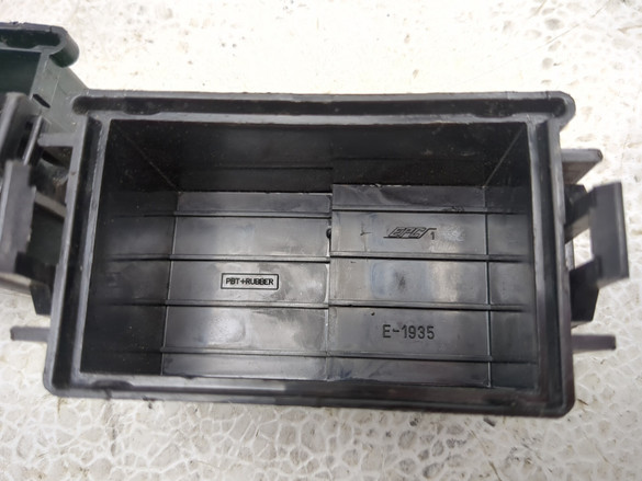 08 09 Buell 1125R Front Fuse Relay Box Cover Plastic Panels - Sun