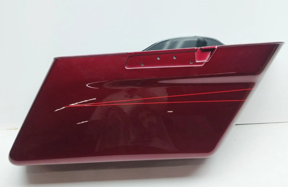 2016 Harley-Davidson FLHR OEM RH Saddlebag Btm, Vel Red (SCRATCHED) 90201060DZT