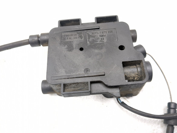 10-13 BMW R1200RT Throttle Cable Distributor Box 32737672850 - Sun