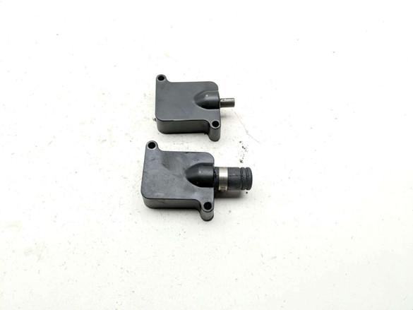 02 03 Kawasaki VN1500 Vulcan Mean Streak Front Valve Cover Breather Inlets