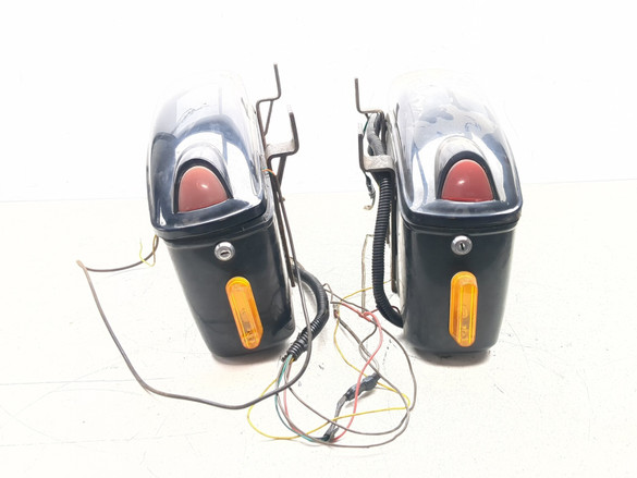 04-10 Kawasaki Vulcan 2000 VN2000 Rear Haoling Hard Saddlebags