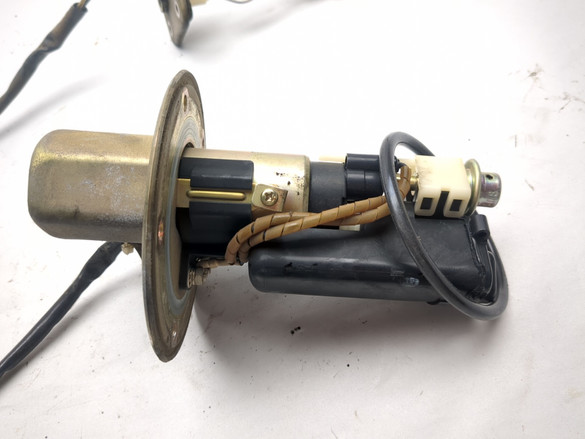 03-08 Kawasaki VN1600 Vulcan Classic Inner Fuel Pump W/ Sending