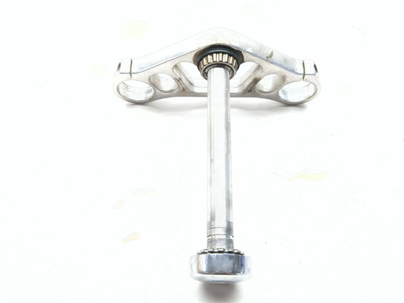 02-06 Harley-Davidson VROD VRSCA Front Lower Triple Tree 46752-01