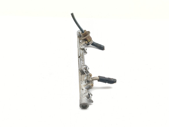 00-01 Kawasaki Ninja ZX1200 ZX12R Fuel Rail 49056-1055 - Sun Coast