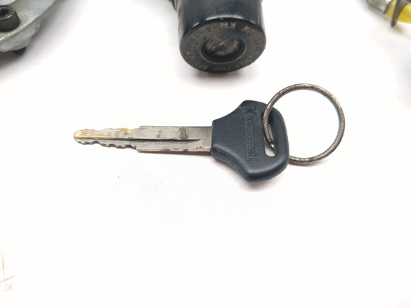 00-01 Kawasaki Ninja ZX1200 ZX12R Ignition Switch Fuel Cap Seat