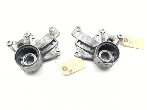 06-11 Piaggio MP3 250 Front Left Right Support Bracket Set